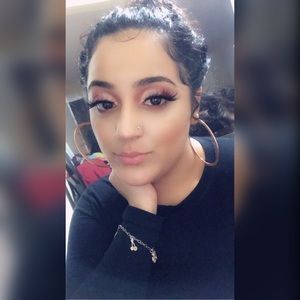 Meet your Posher, Nita